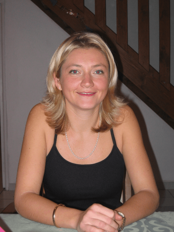 Photo of Julie LOUIS